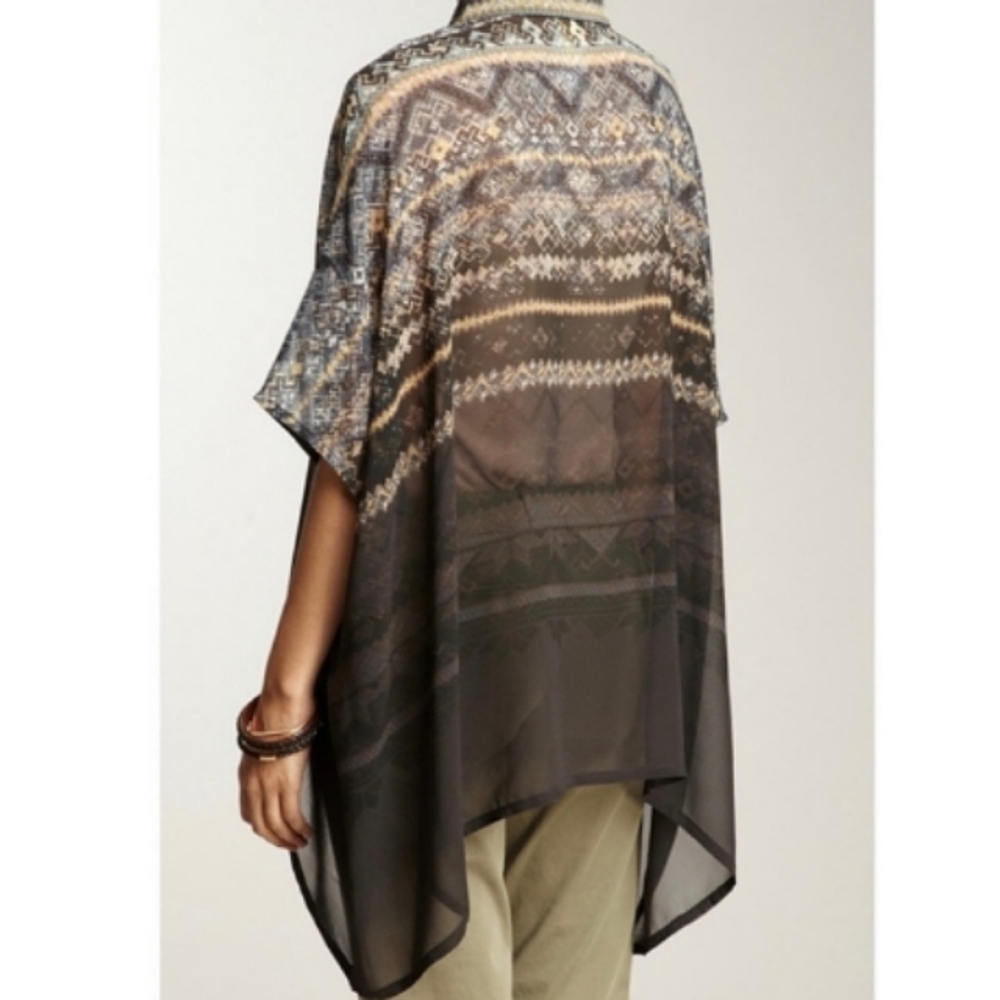 Da-Nang silk sheer high low button up patterned blouse - Picture 2 of 14